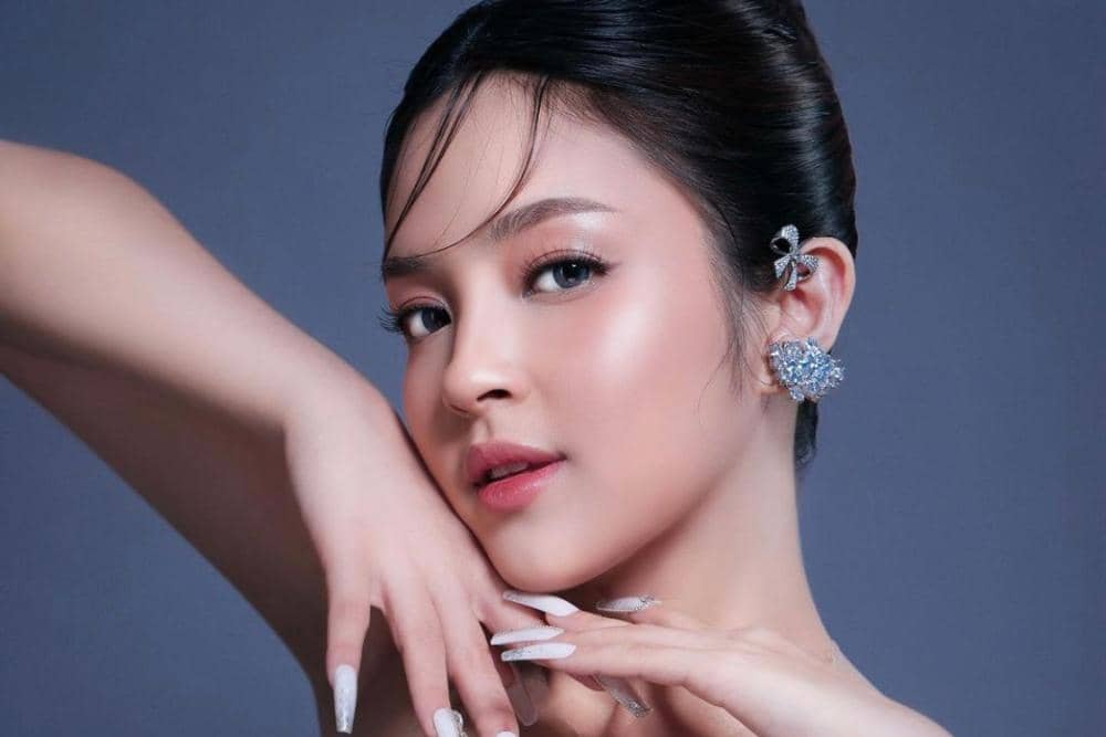 instagram.com/elsaajapasal