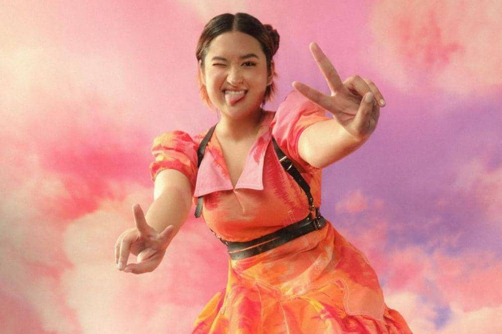 instagram.com/stephaniepoetri