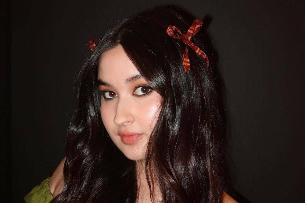 instagram.com/stephaniepoetri