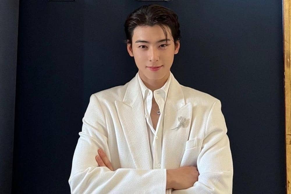 Instagram.com/eunwo.o_c