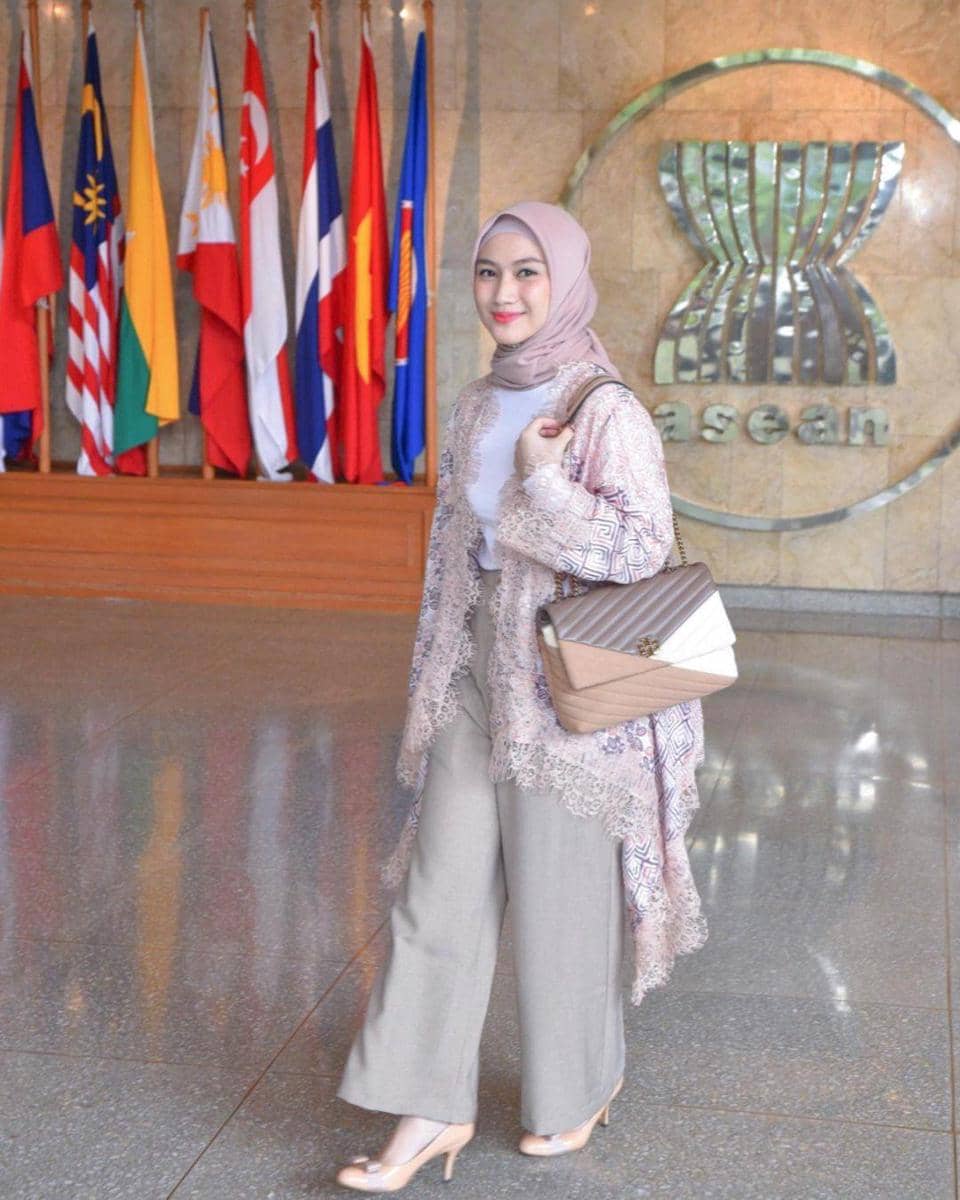 instagram.com/melodylaksani92