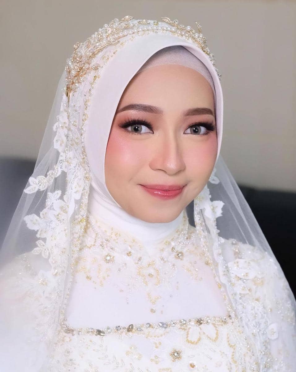 instagram.com/adheliamakeup