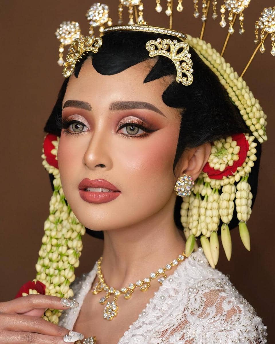 instagram.com/omorfiastudio