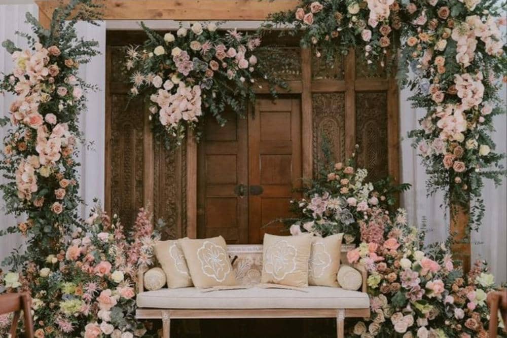 dekorasi pernikahan simple modern