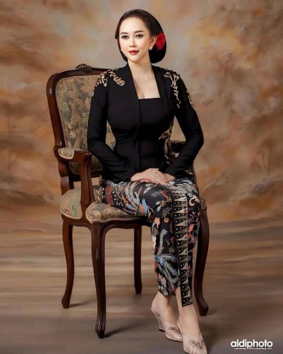 instagram.com/aurakasih