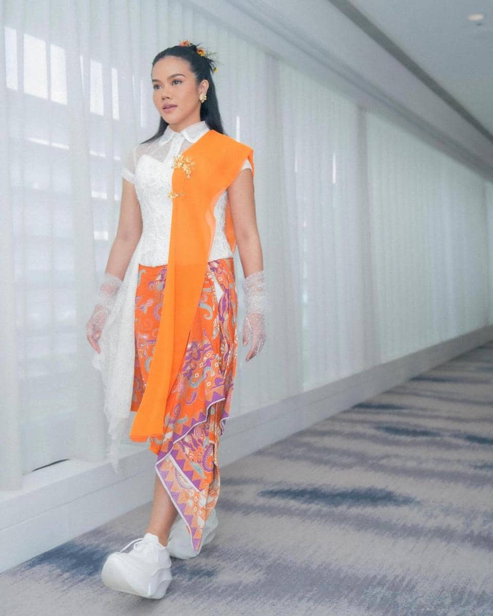 instagram.com/yurayunita