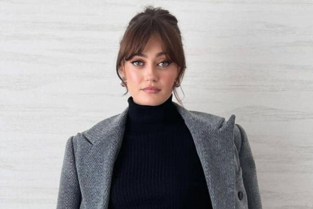 instagram.com/ella_purnell