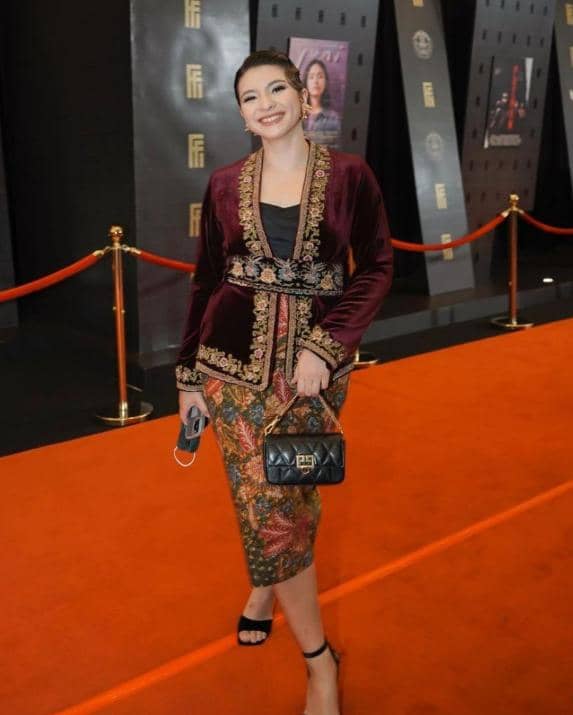 Instagram.com/sharazaaa