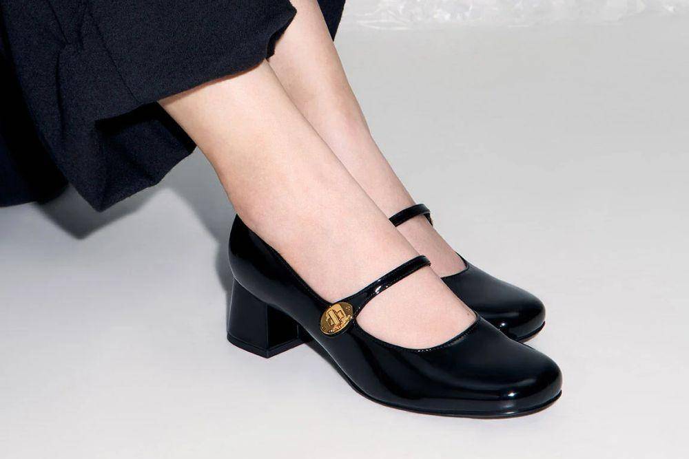 5 Rekomendasi Sepatu Pansus Perempuan untuk Acara Formal
