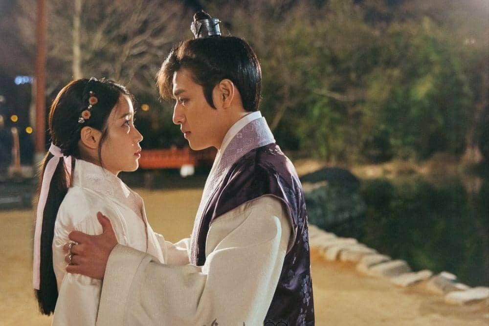 twitter.com/MoonLoversSBS