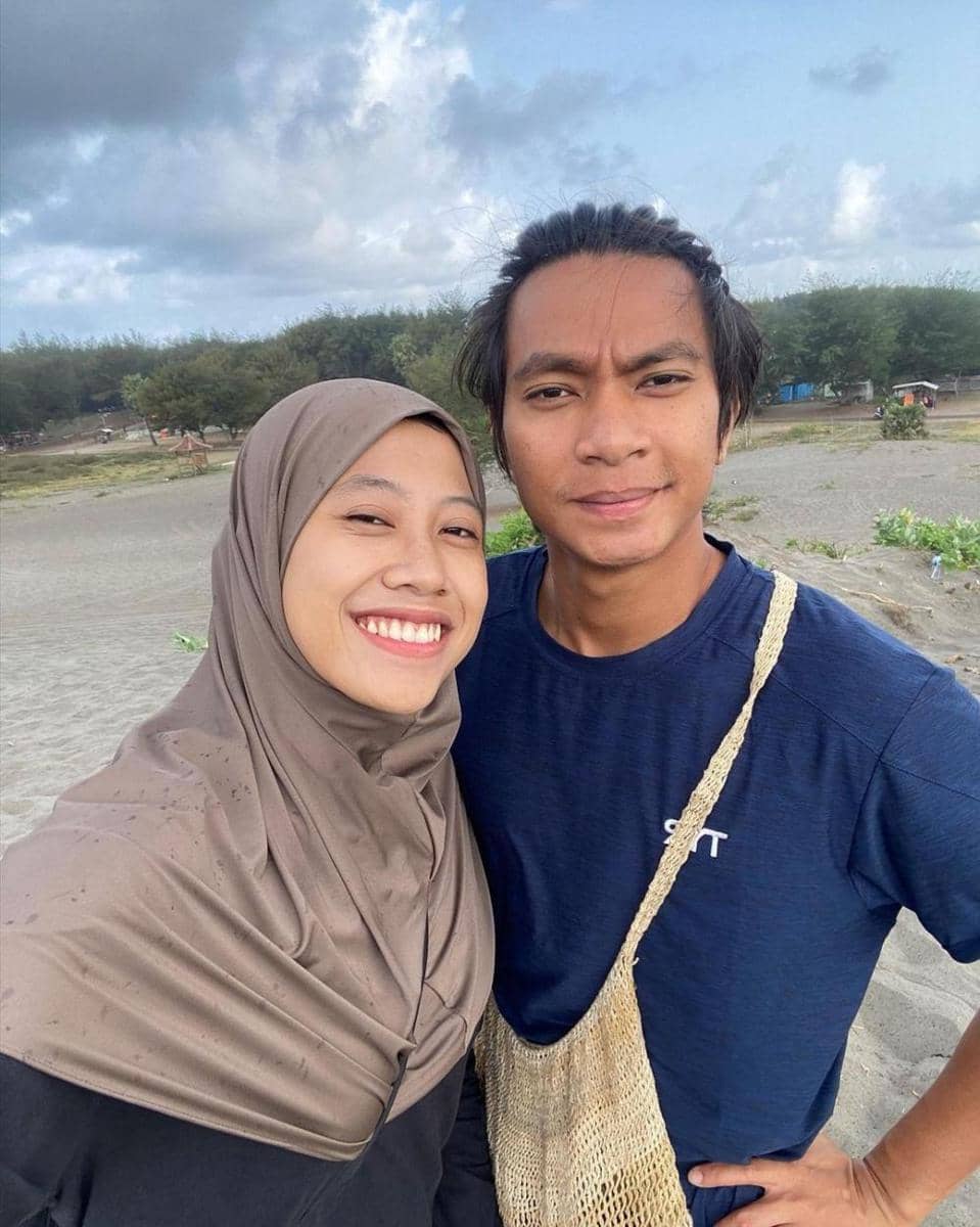 Instagram.com/megawatihangestrip