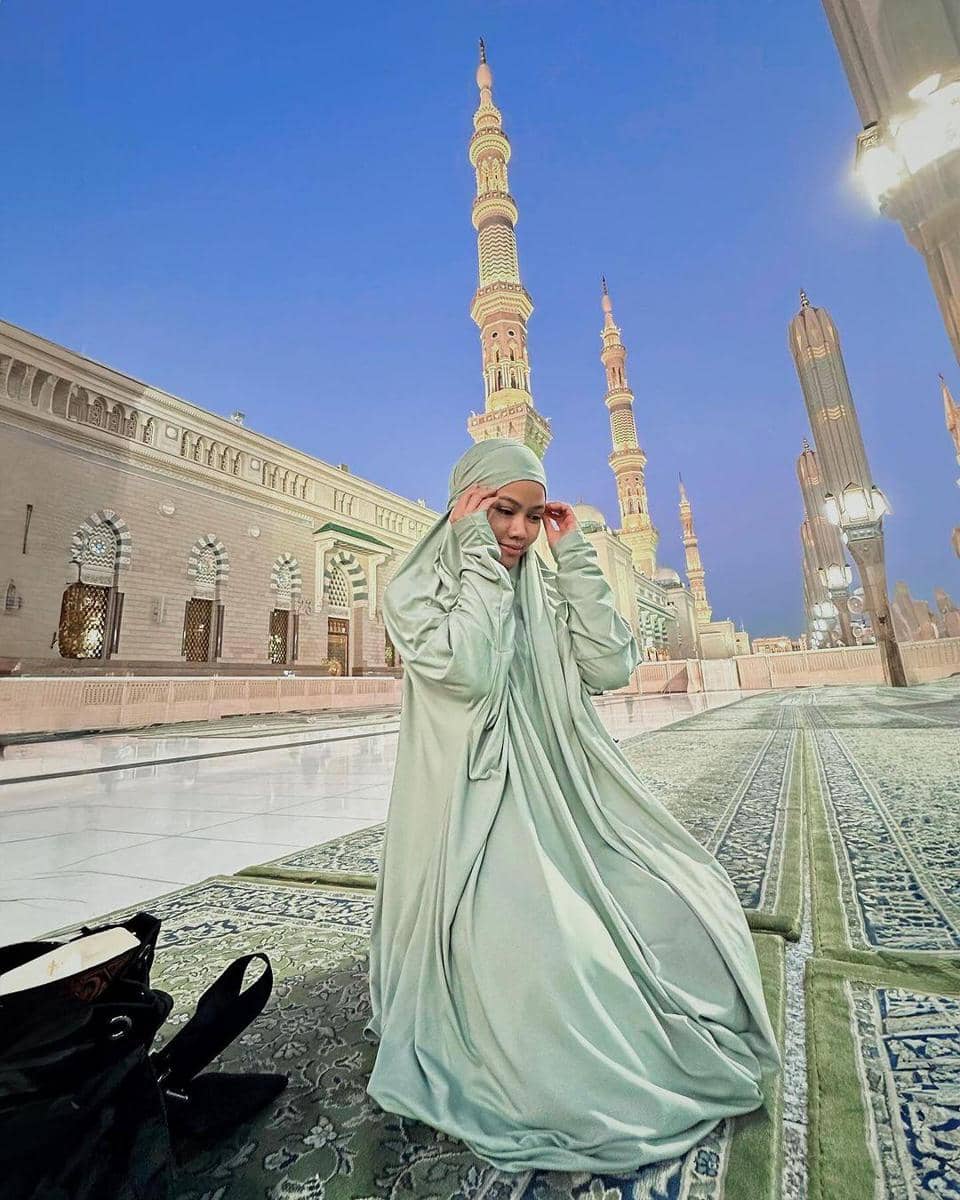 instagram.com/yurayunita