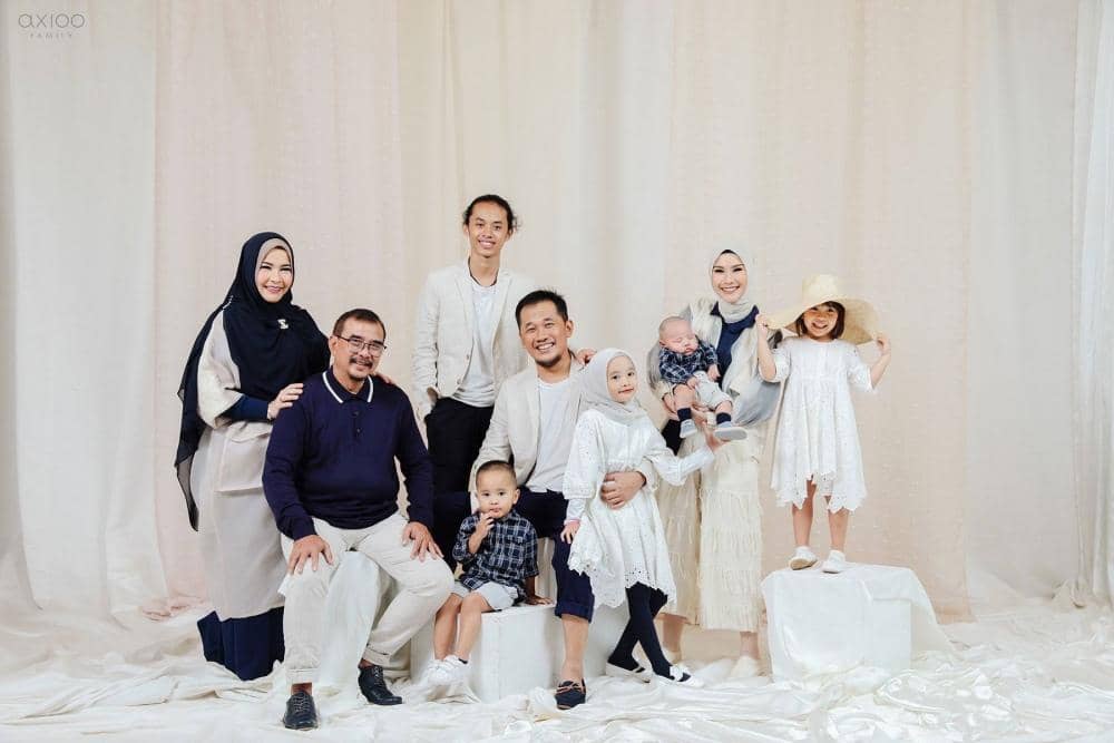 Facebook.com/Axioo Family