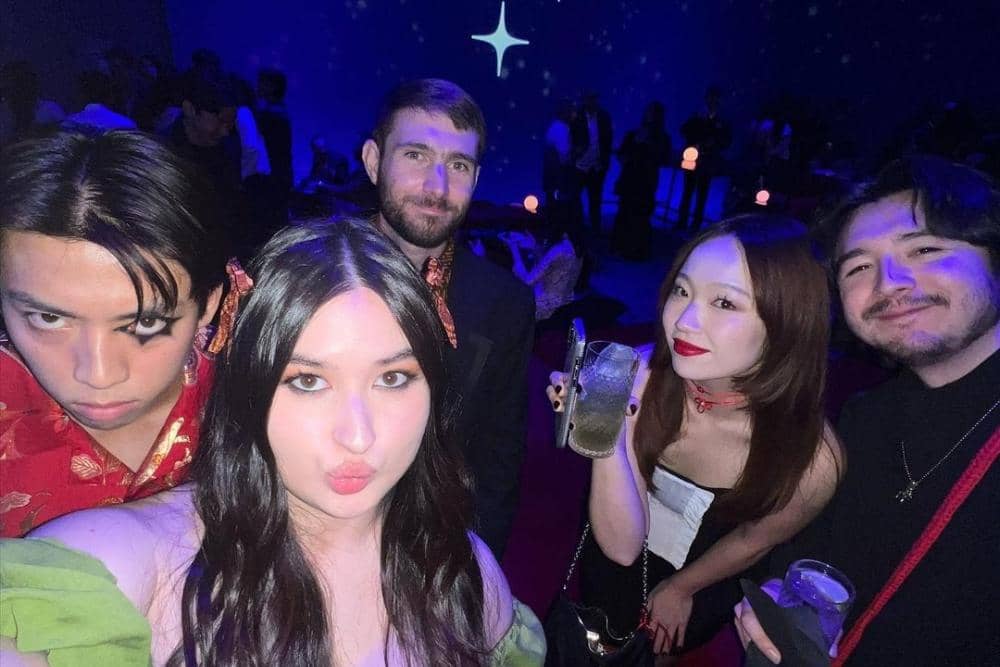 instagram.com/stephaniepoetri