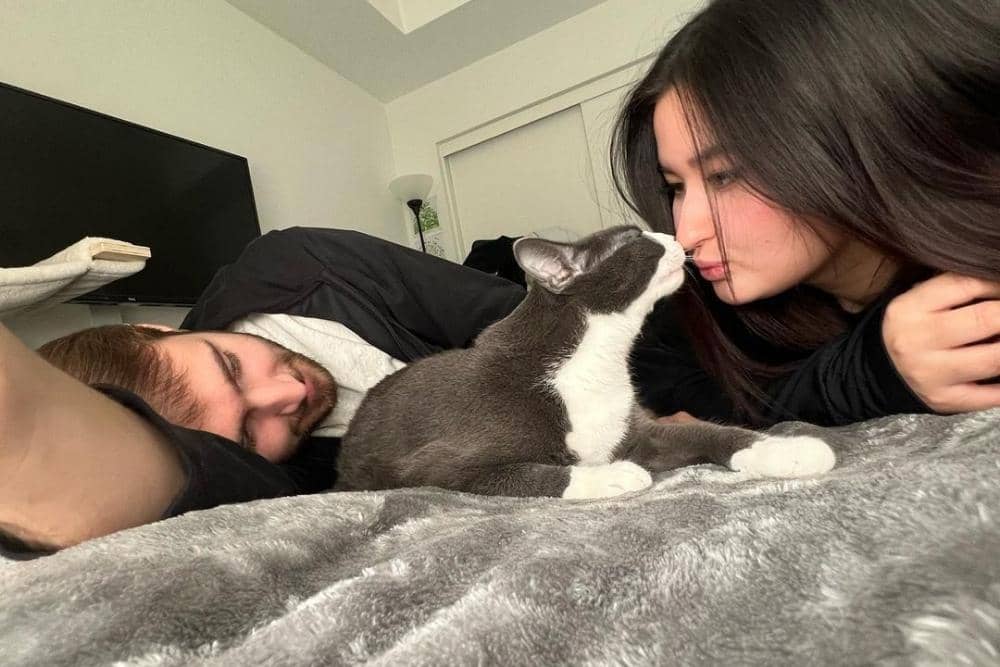 instagram.com/stephaniepoetri