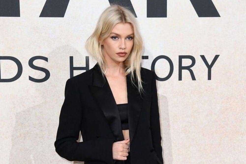 instagram.com/stellamaxwell