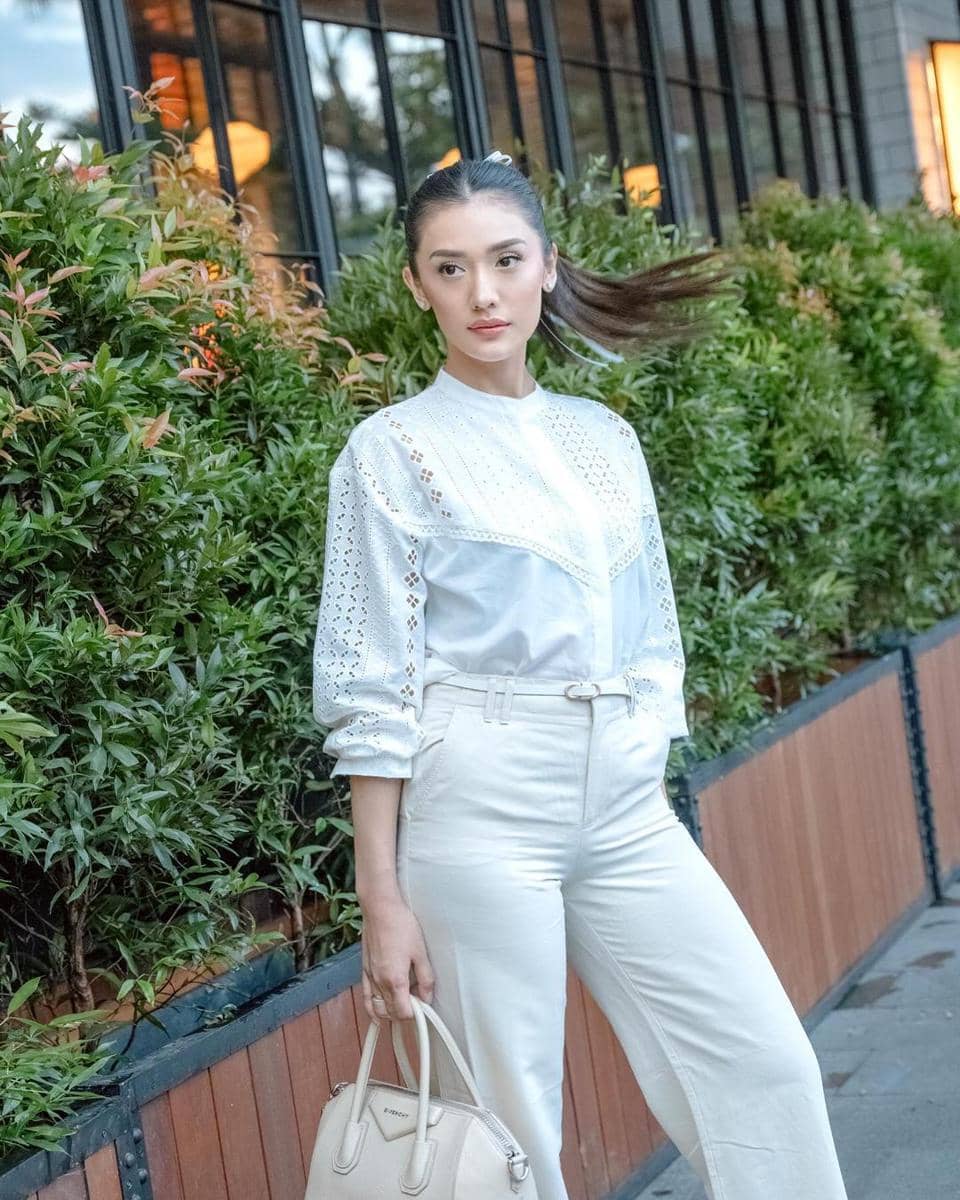 instagram.com/anissaaziza