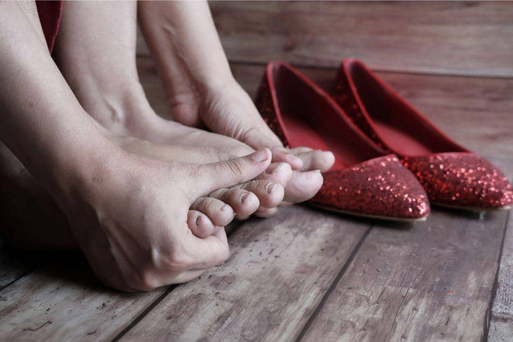 verywellhealth.com/Manfaat Merendam Kaki dengan Air Hangat