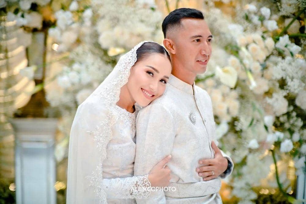 instagram.com/ayutingting92