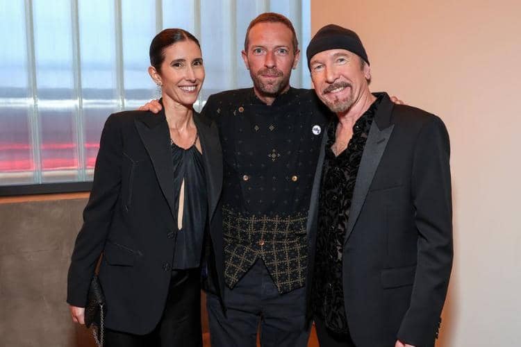 Chris Martin Pakai Beskap dari Indonesia di Acara Amal, Bikin Bangga!