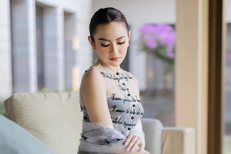 instagram.com/thebridestory