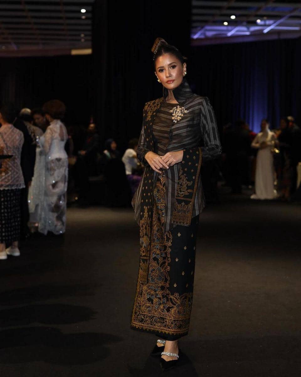 instagram.com/titiradjopadmaja