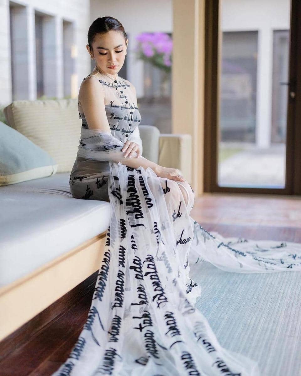 instagram.com/thebridestory