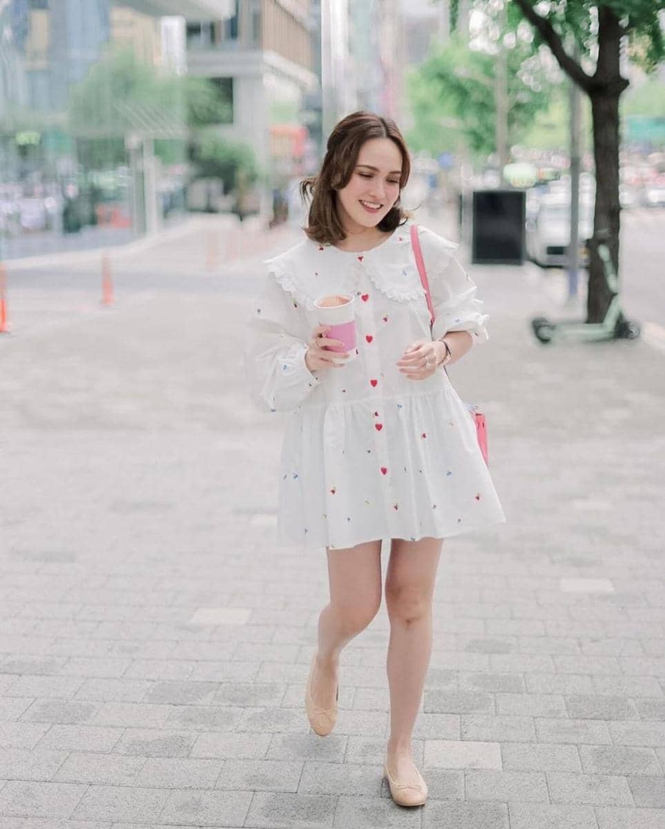 Dress dan tas ala Shandy Aulia (instagram.com/shandyaulia)