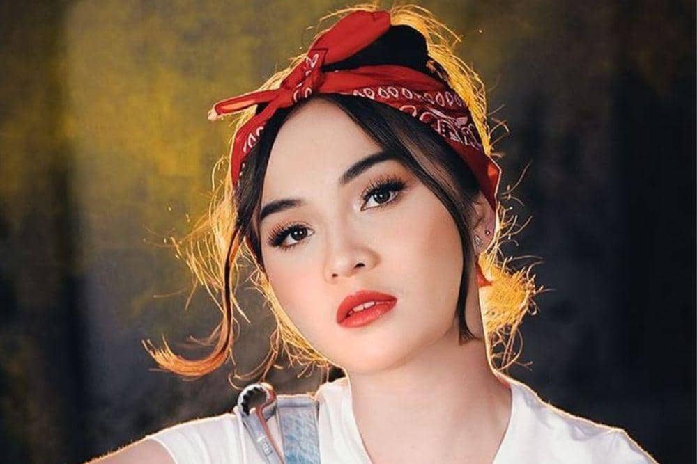 instagram.com/elinaaaaajoerg