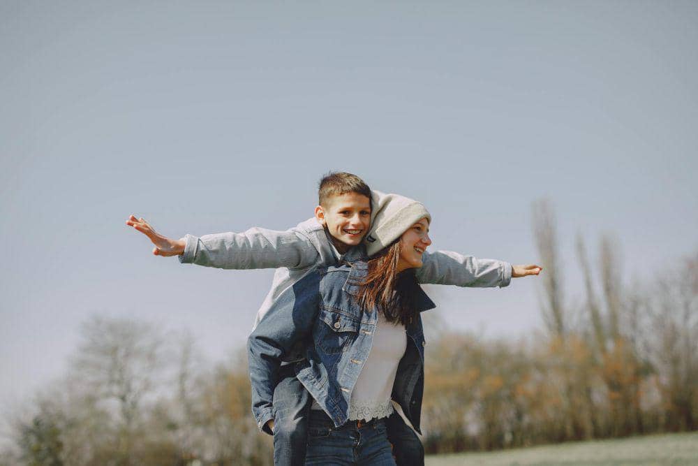 Lagu Bahasa Inggris Tentang Adik Kakak 