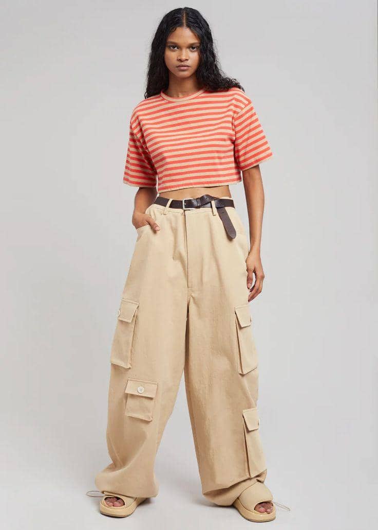 Celana Cargo dan Striped Crop Shirt
