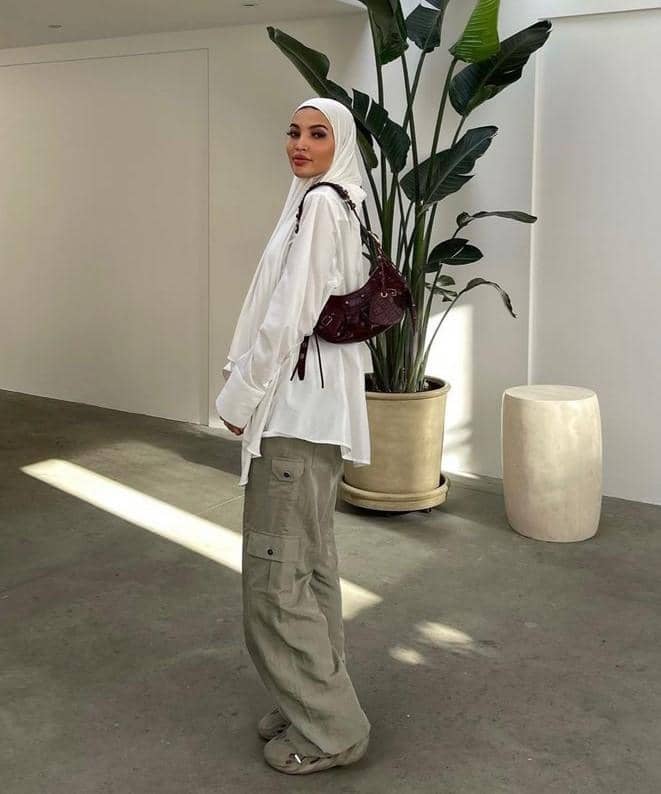 Celana Cargo dan Kemeja