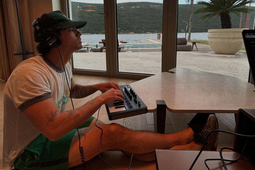 instagram.com/joejonas