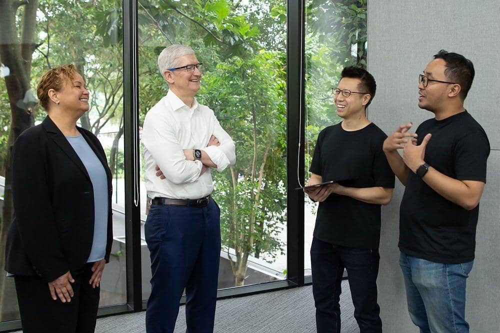 Facebook.com/Apple Developer Academy at BINUS