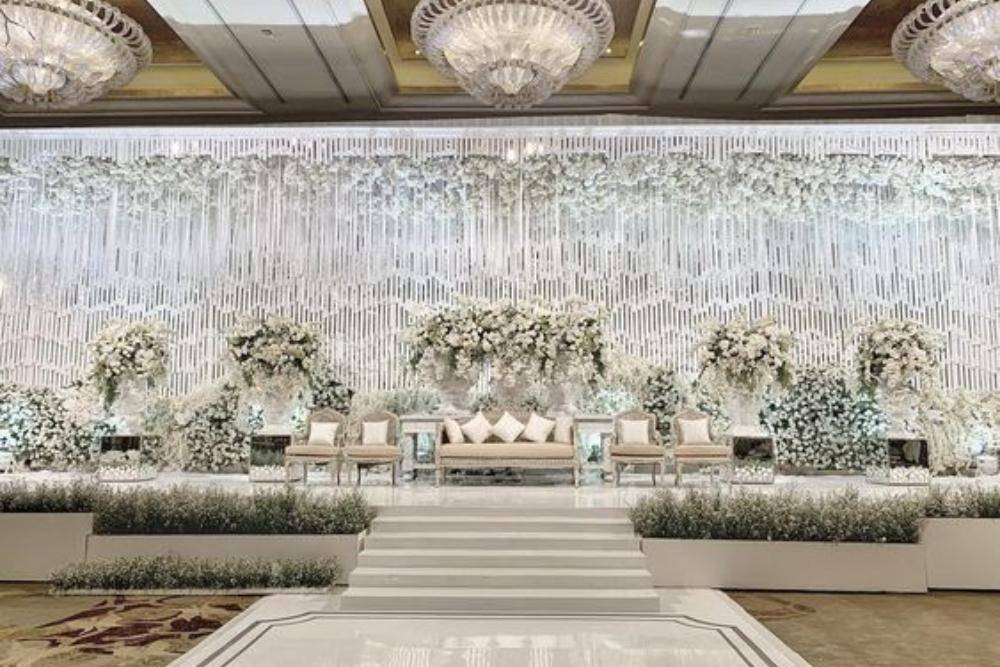 10 Dekorasi Pelaminan Mewah dan Aesthetic, Bikin Takjub!