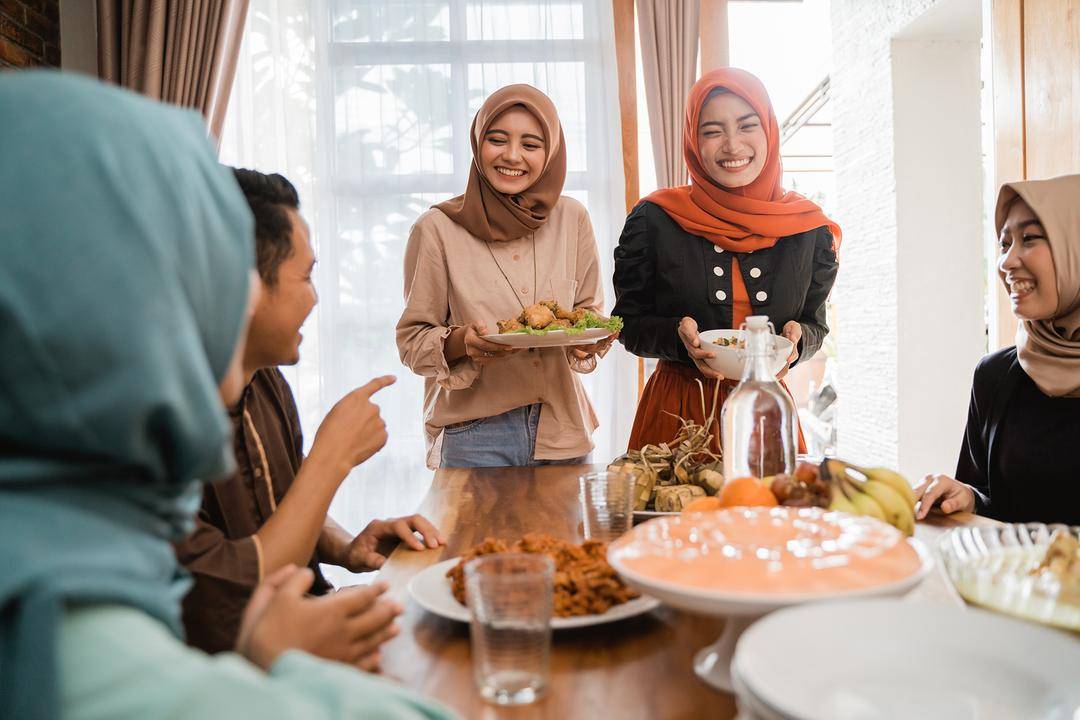8 Tradisi Iduladha di Berbagai Negara, Beli Kayu hingga Hiasi Kuda