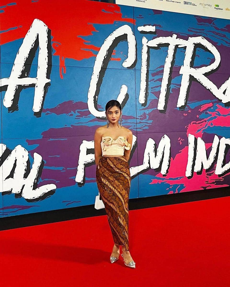 instagram.com/revashion