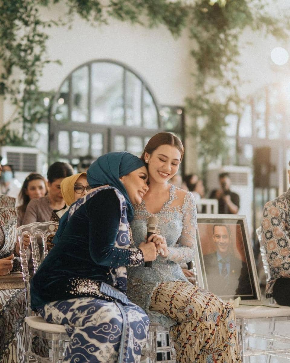 Instagram.com/thariqhalilintar