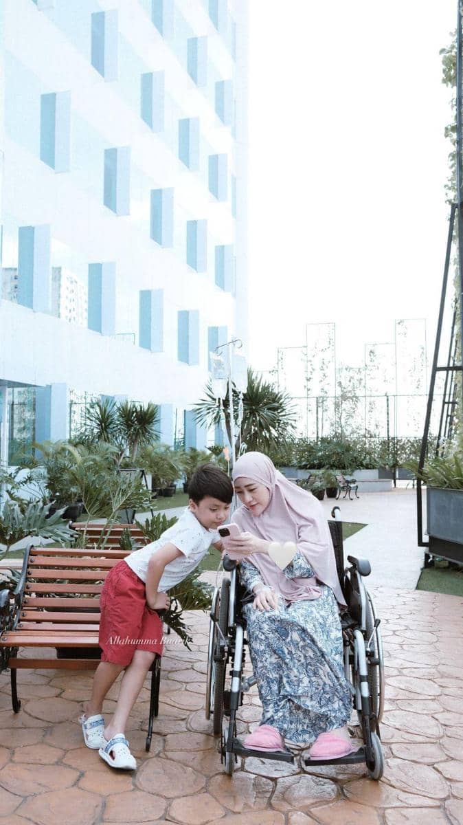 instagram.com/larissachou