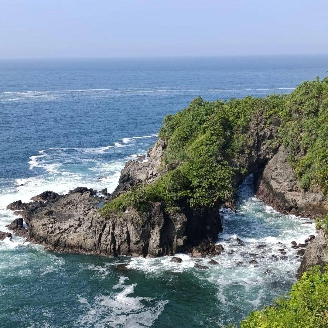 instagram.com/official_pantailamponkebumen