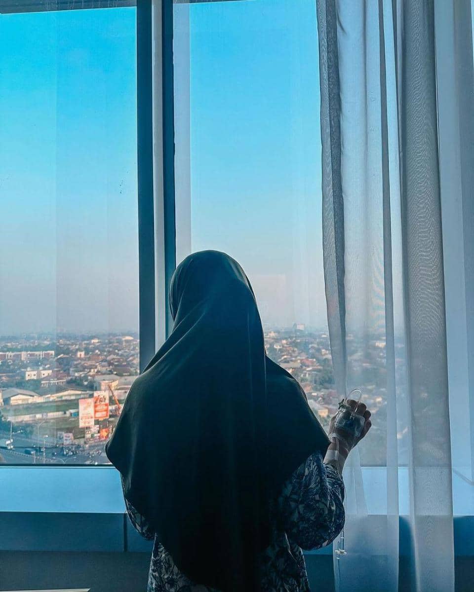 instagram.com/larissachou