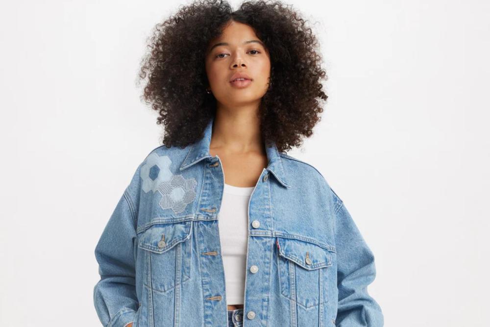 5 Rekomendasi Jaket Levi's Wanita yang Stylish dan Keren