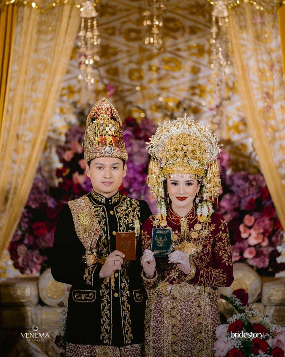 instagram.com/thebridestory