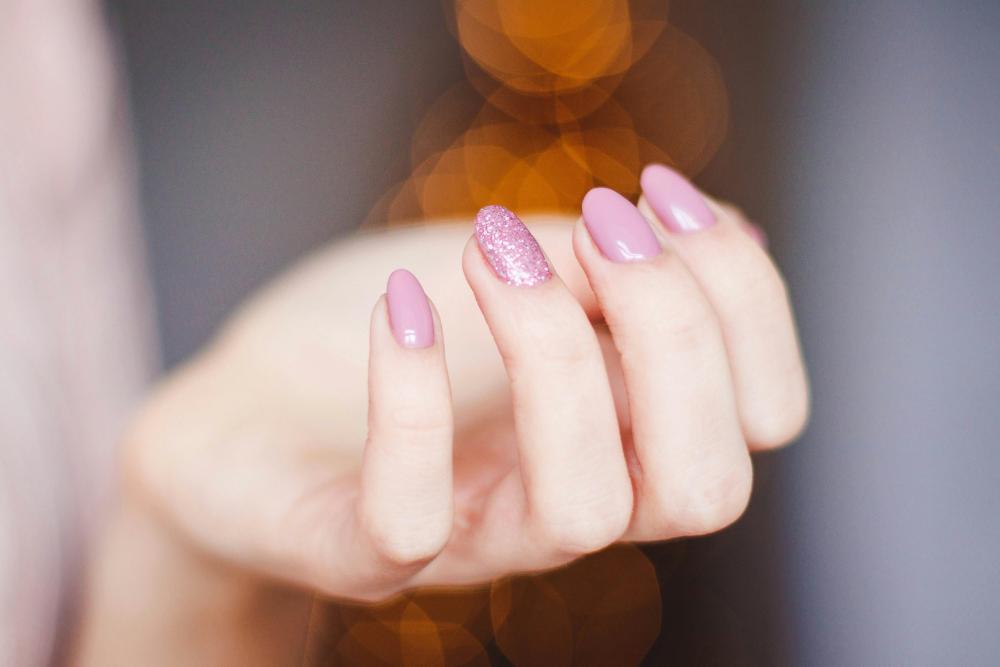 15 Teknik Nail Art Unik yang Bikin Kuku Makin Menawan