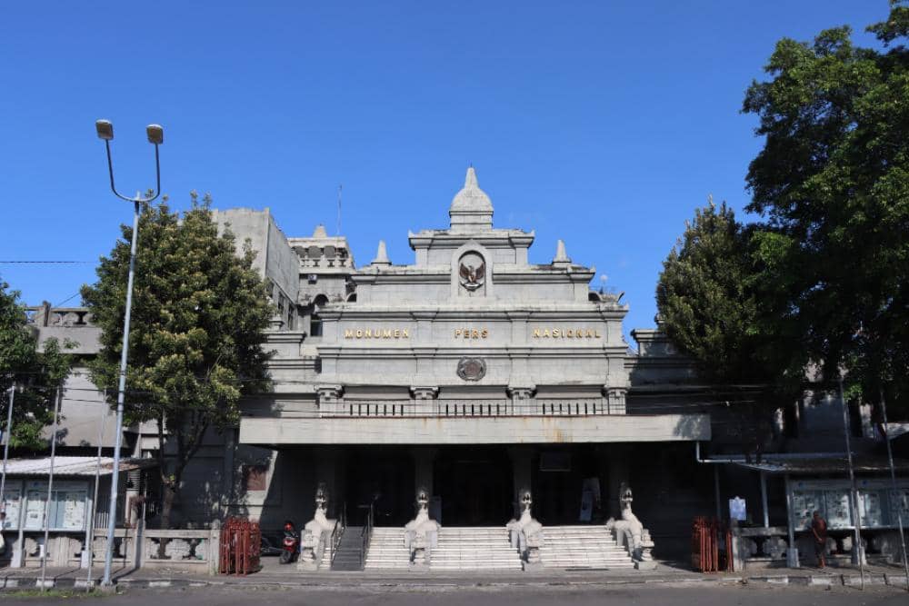 google.com/maps/Monumen Pers Nasional