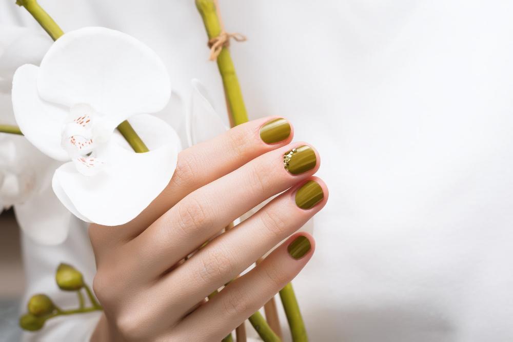 15 Teknik Nail Art Unik yang Bikin Kuku Makin Menawan
