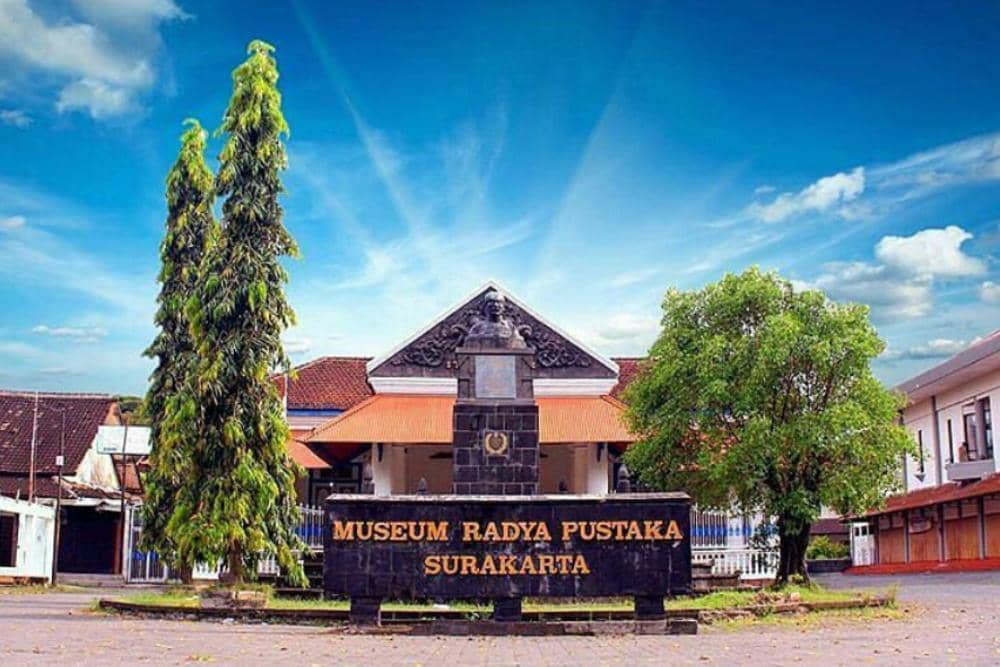 google.com/maps/Museum Radya Pustaka