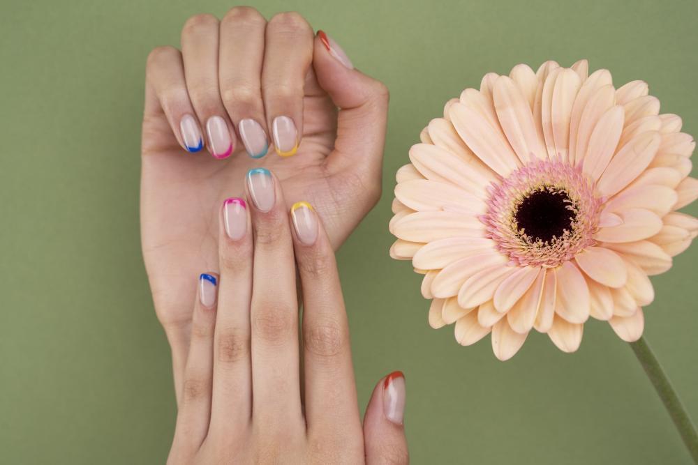 15 Teknik Nail Art Unik yang Bikin Kuku Makin Menawan