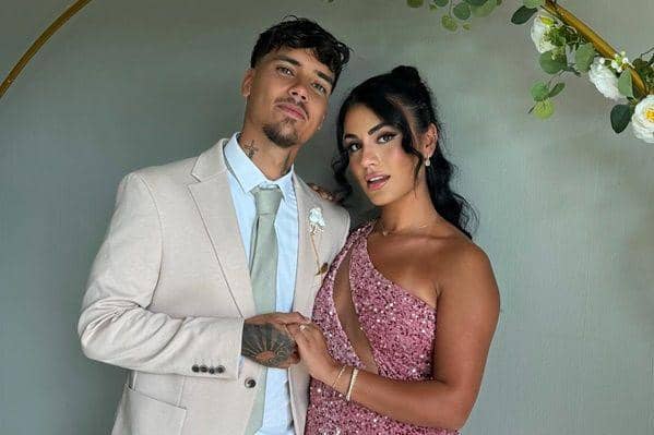 potret pertunangan Shayne Pattynama 