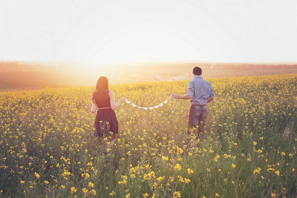 60 Kata-Kata Romantis Singkat untuk Pasangan yang Menyentuh